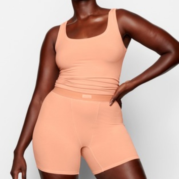 Skims Soft Lounge Tank - Picture 2 of 6